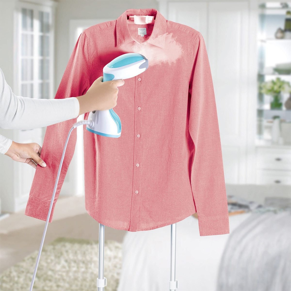 BLACK+DECKER Hand Held Garment Steamer 1200W - HST1200-B5 | Effortless Wrinkle Free Garment Care 4 BLACK+DECKER hand held Garment Steamer